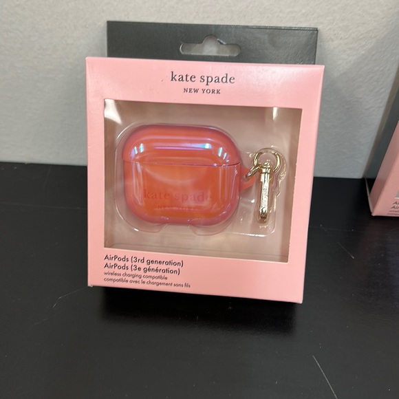 Kate spade AirPods case 3rd gen grapefruit pink - Picture 1 of 1